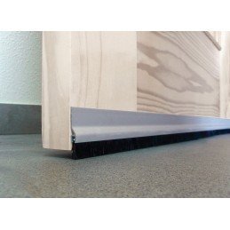 BURLETE BAJO PUERTA...